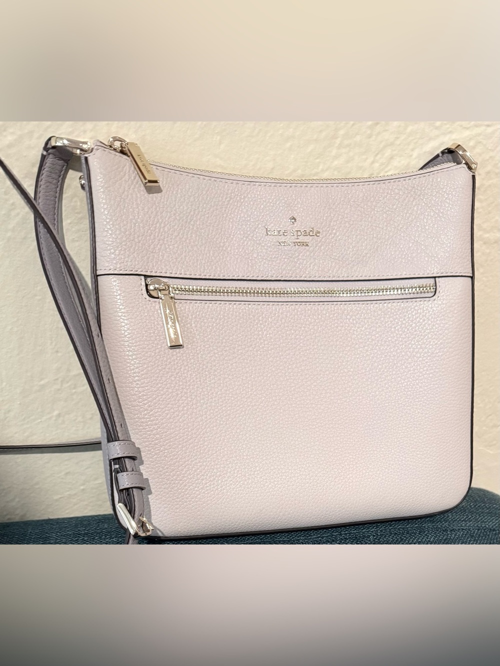 Kate Spade Pebbled Leather Crossbody Bag in Light Gray/Soft Purple